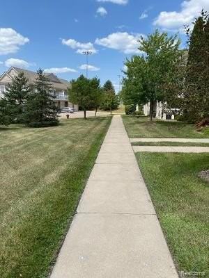 13210 Addington Dr - Photo 2 of 5