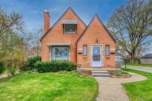 featured image of 3409 Devon Rd
