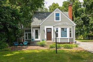 3630 Orchard Lake Rd - Photo 1 of 1