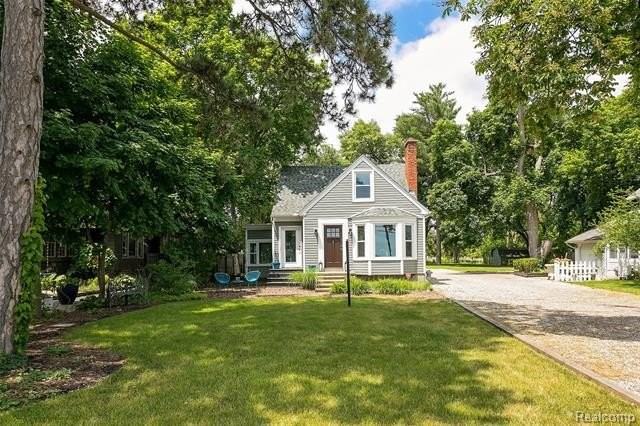 3630 Orchard Lake Rd - Photo 2 of 34