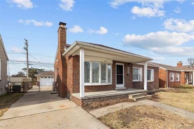 4253 Cooper Ave - Photo 2 of 25