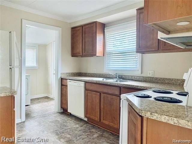 60 W Meyers Ave - Photo 4 of 15