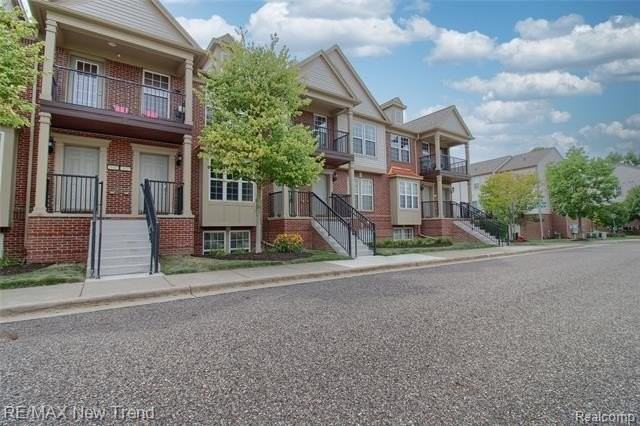 28021 Hopkins Dr - Photo 2 of 25