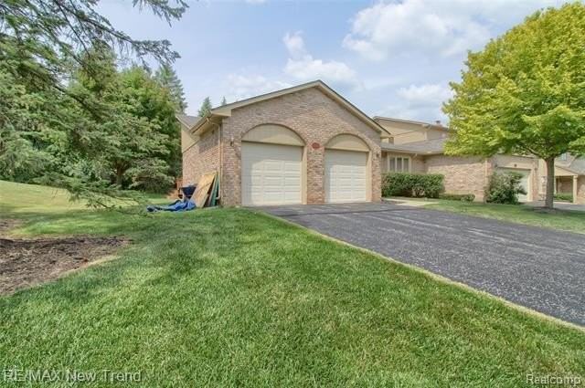 29504 Sylvan Ln - Photo 3 of 38