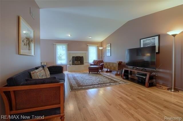 29504 Sylvan Ln - Photo 7 of 38