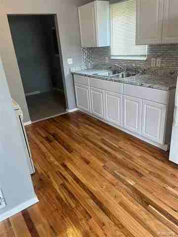 6342 Harold St - Photo 3 of 11