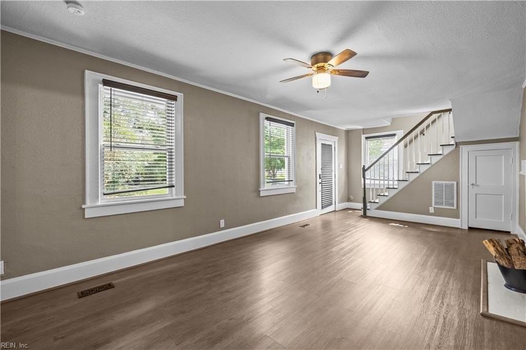 1619 Bain St - Photo 5 of 25