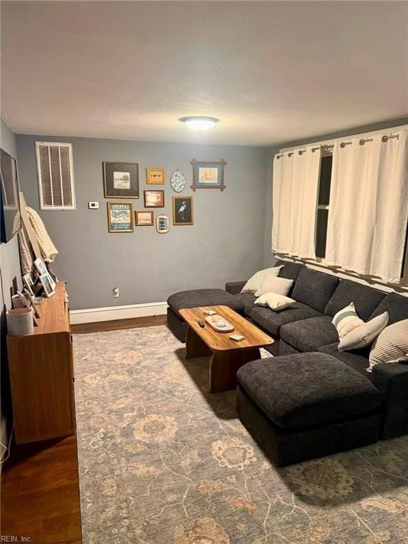 3635 Montgomery St - Photo 2 of 11