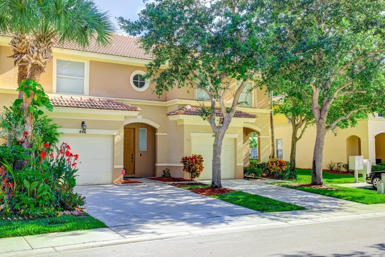 446 Rainbow Springs Ter