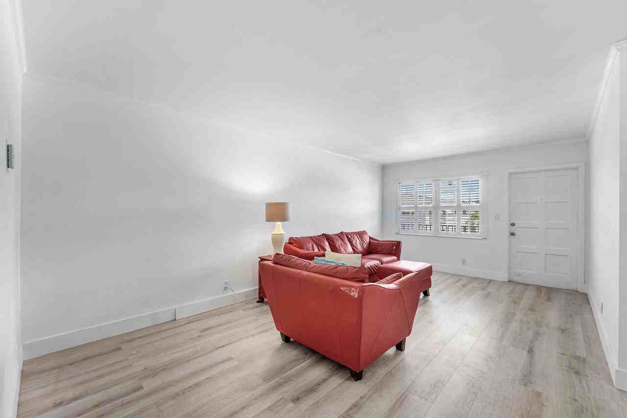 4111 Ne 21st Way #204 - Photo 5 of 35