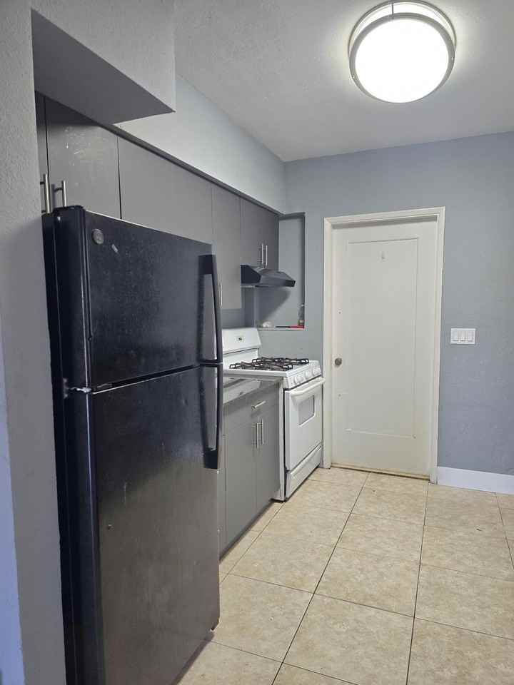 305 Sw 14th St #1FRONT - Photo 7 of 12