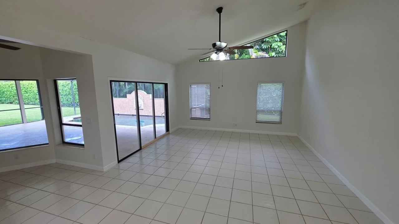 6118 Creekside Trl - Photo 5 of 21