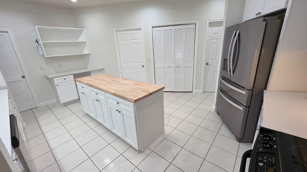 6118 Creekside Trl - Photo 6 of 21