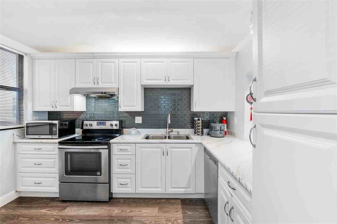 8437 Forest Hills Dr #203 - Photo 3 of 35