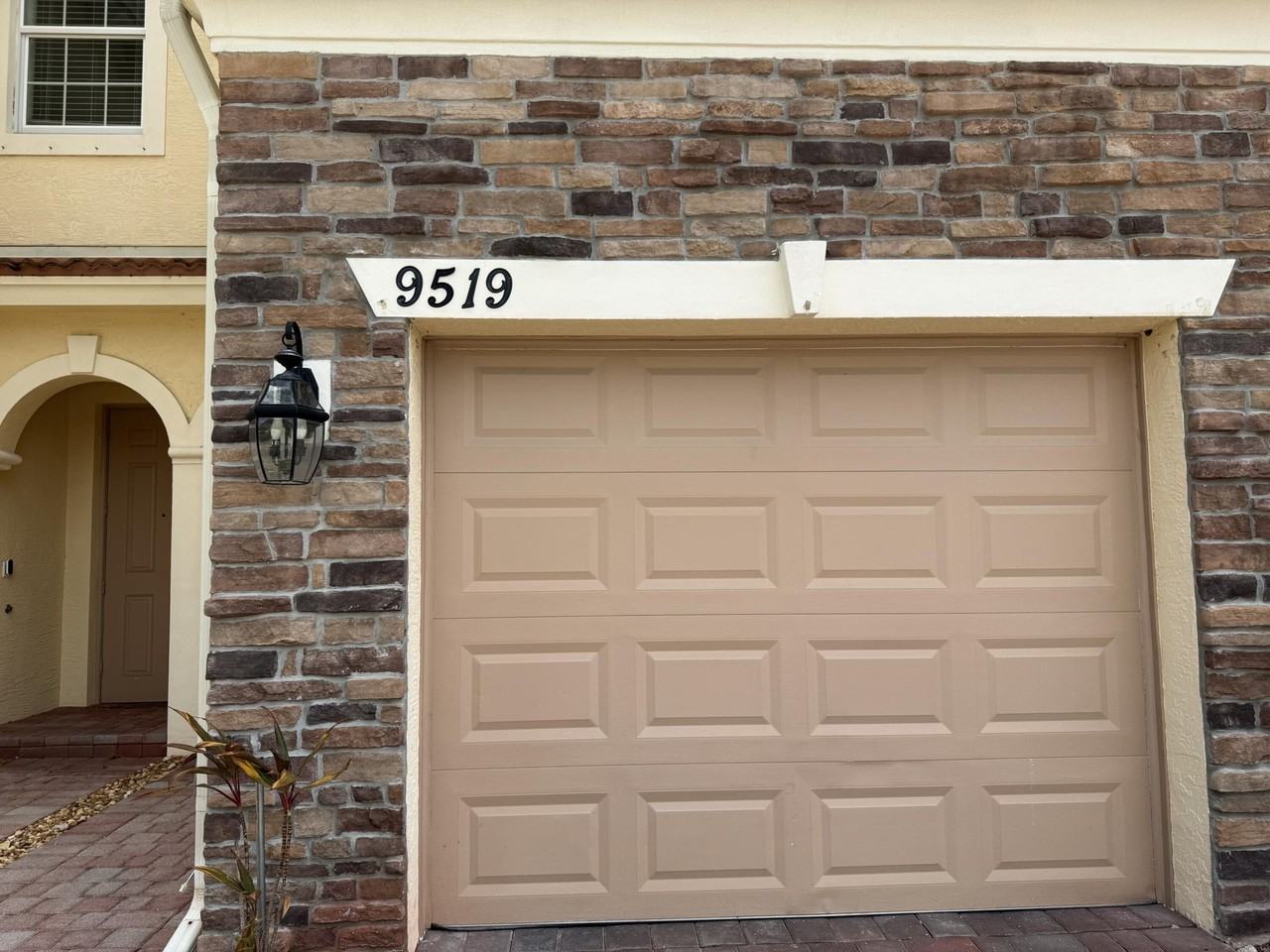 9519 Sw Merlin Ct - Photo 2 of 24