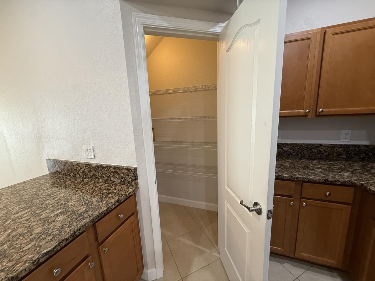 9519 Sw Merlin Ct - Photo 6 of 26