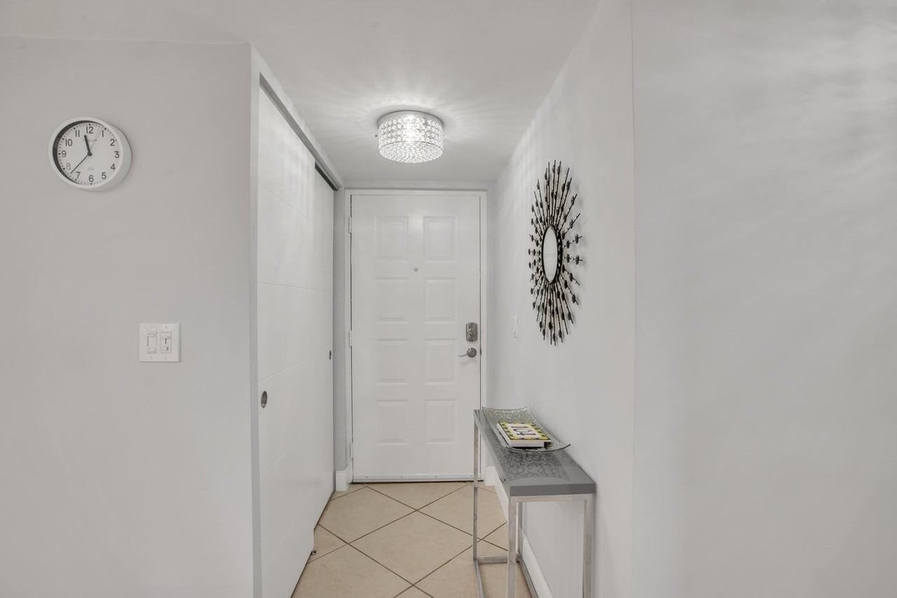 955 Egret Cir #104 - Photo 4 of 40