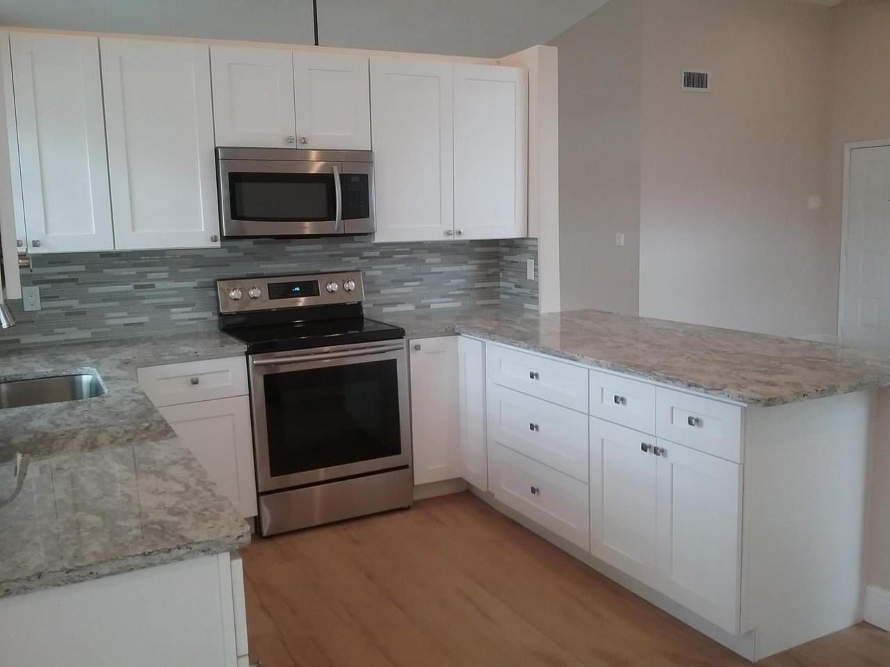 21071 Woodspring Ave - Photo 4 of 30