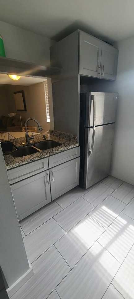 2261 Ne 171st St #4 - Photo 7 of 17