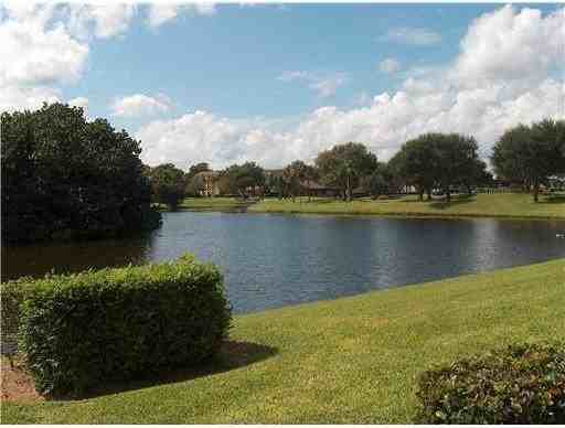 5250 Woodland Lakes Dr #231 - Photo 6 of 7