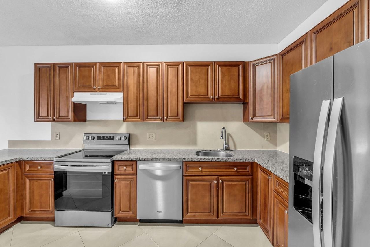 6813 Via Regina - Photo 5 of 25