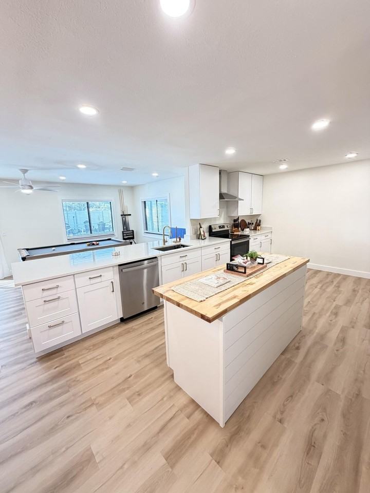 948 Canal Cir - Photo 2 of 33