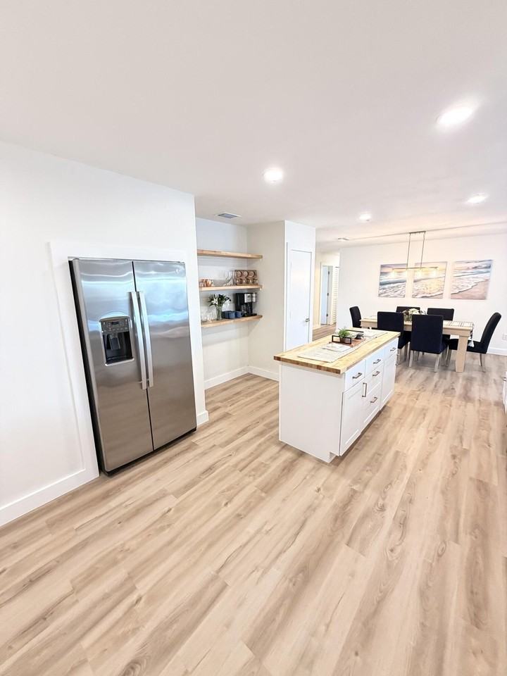 948 Canal Cir - Photo 5 of 33