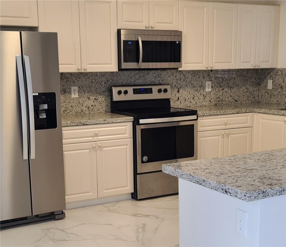 7301 Nw 173rd Dr #101 - Photo 3 of 6