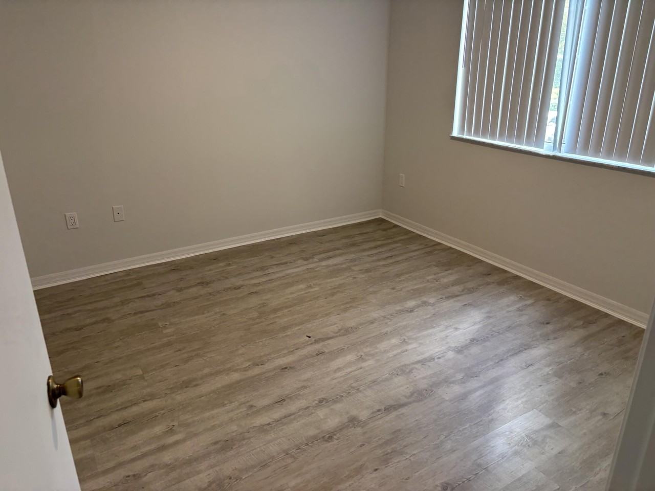 4163 N Haverhill Rd #1215 - Photo 6 of 23