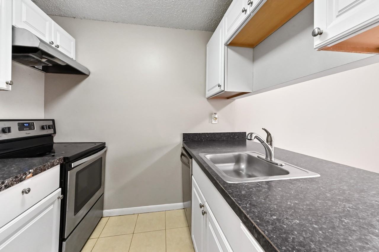 6041 10th Ave N #228 - Photo 5 of 16