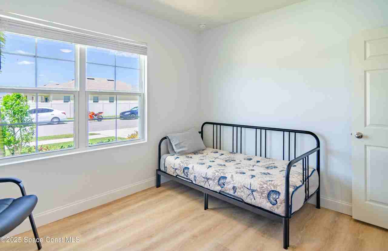 340 Sorrento Dr - Photo 5 of 28
