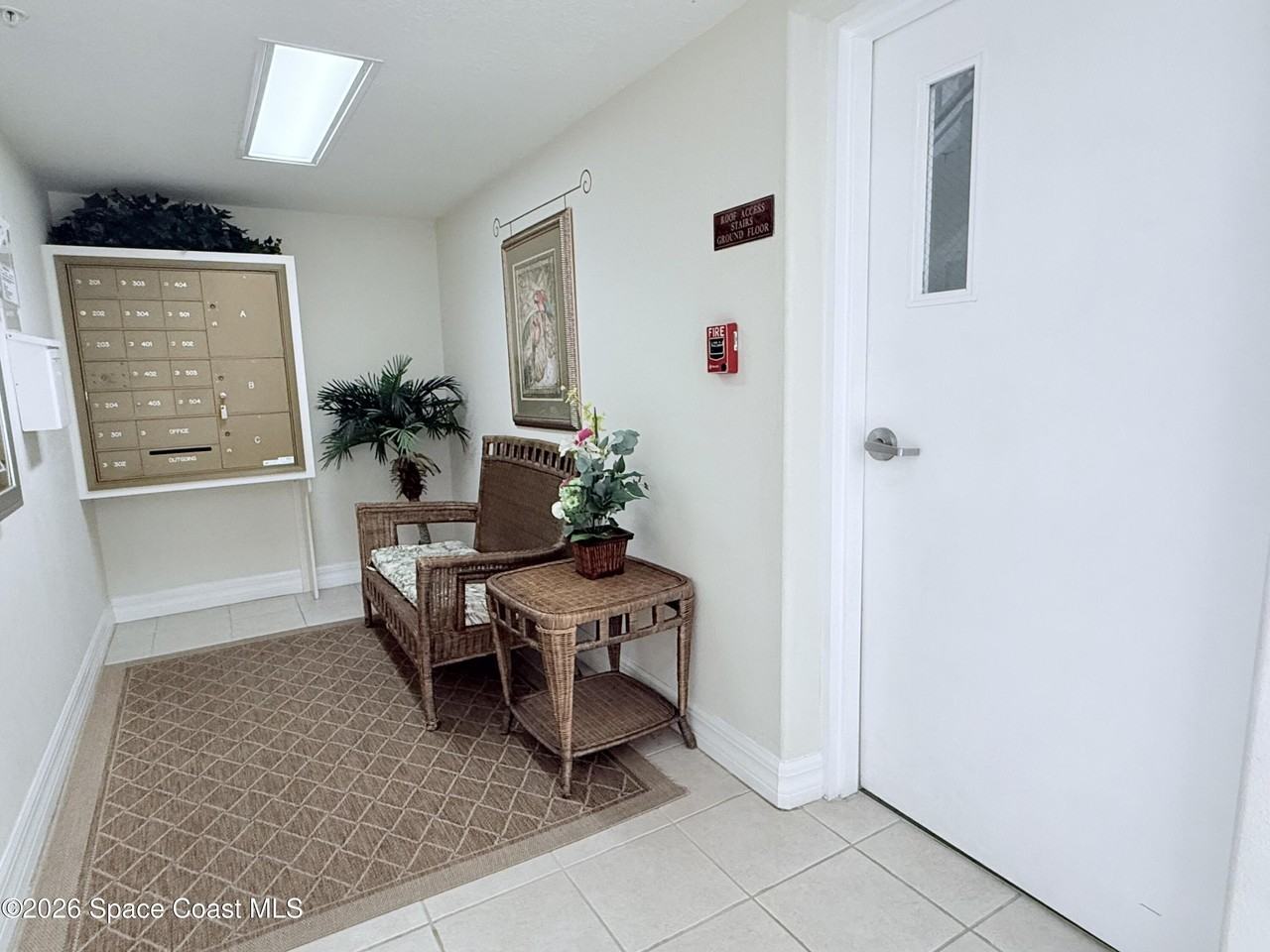 8903 Laguna Ln #204 - Photo 4 of 40
