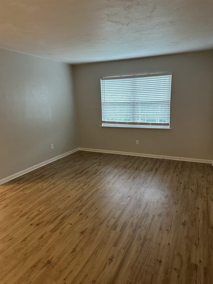 520 E Call St #4 - Photo 3 of 11