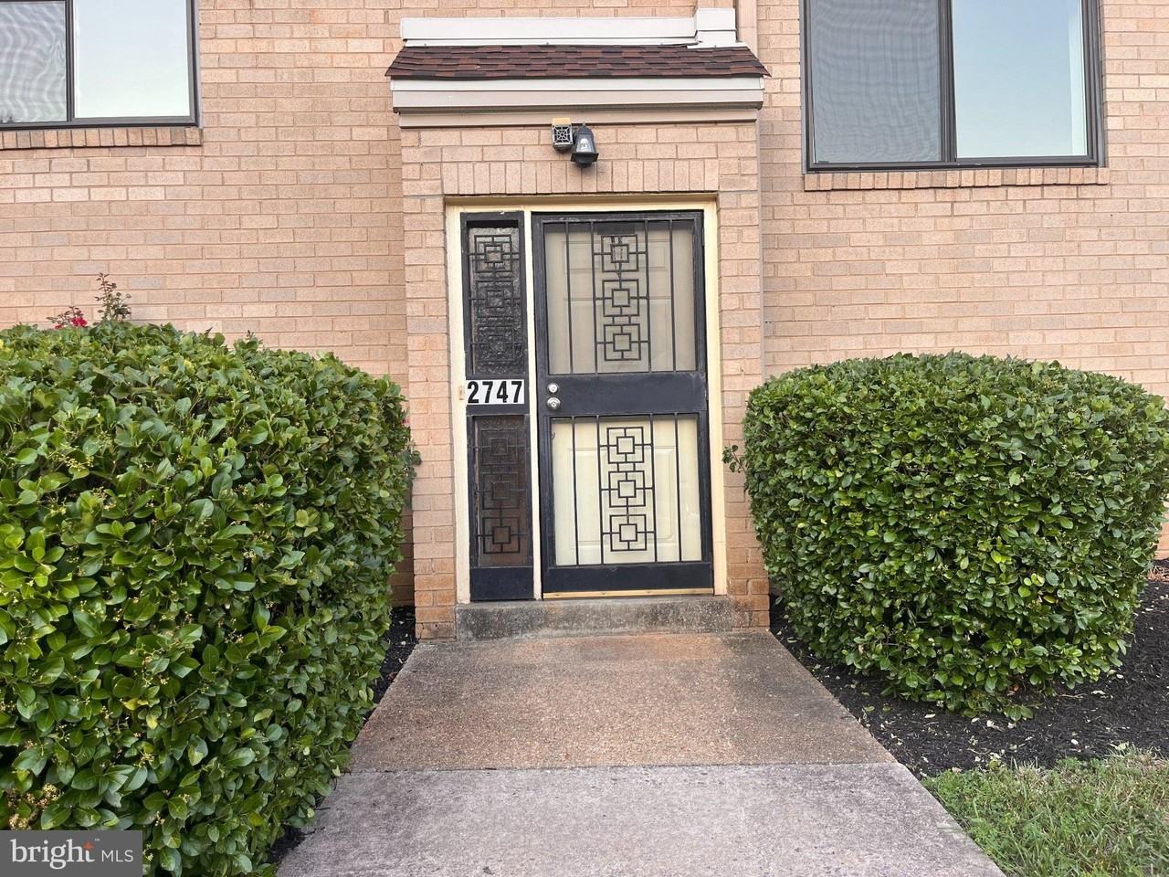 2747 31st Pl Ne #2747