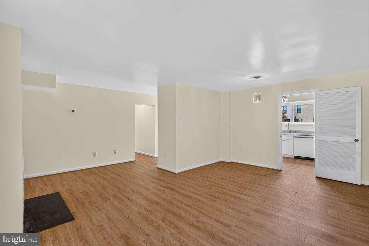2747 31st Pl Ne #2747 - Photo 4 of 15