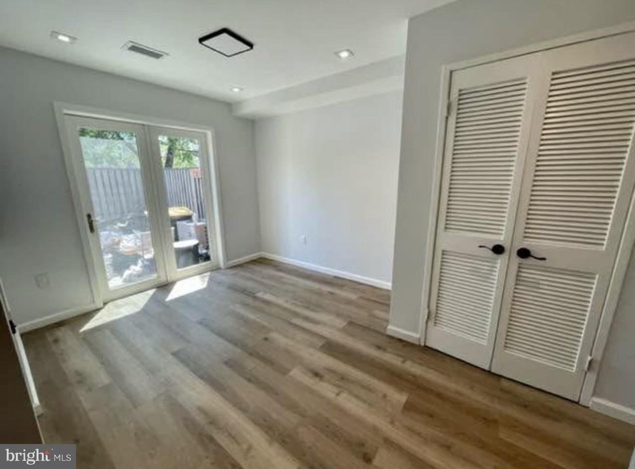 2433 18th St Ne #2433 - Photo 7 of 23