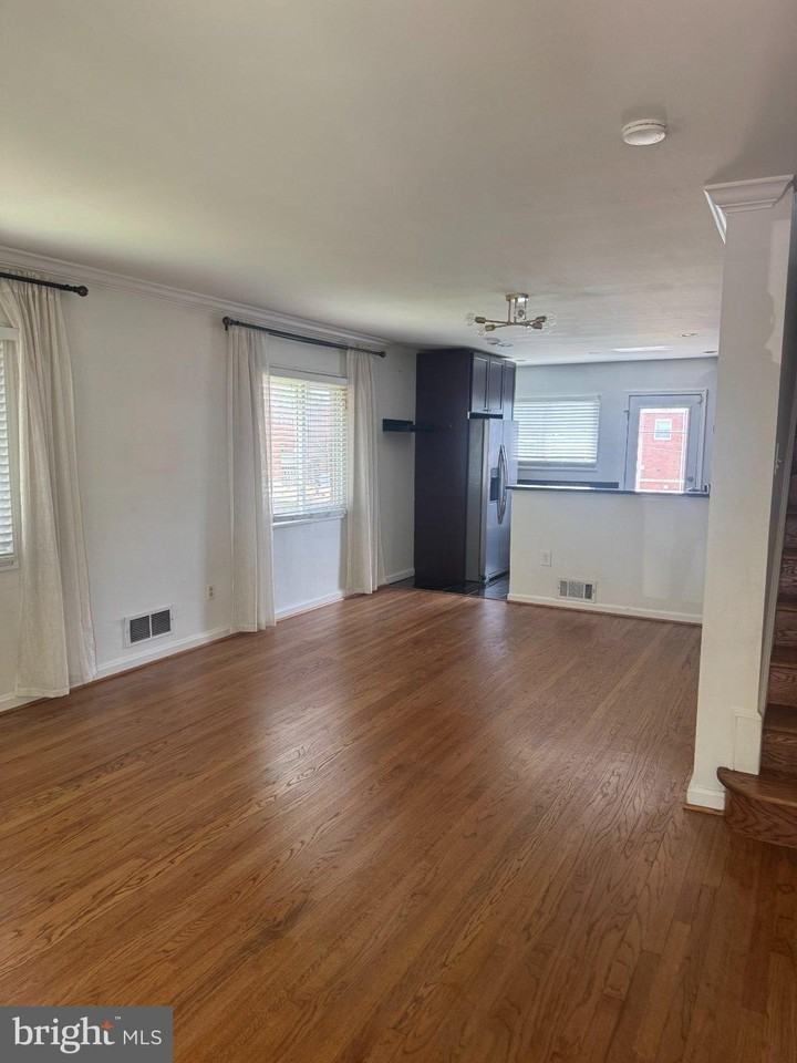 5296 Chillum Pl Ne - Photo 3 of 17