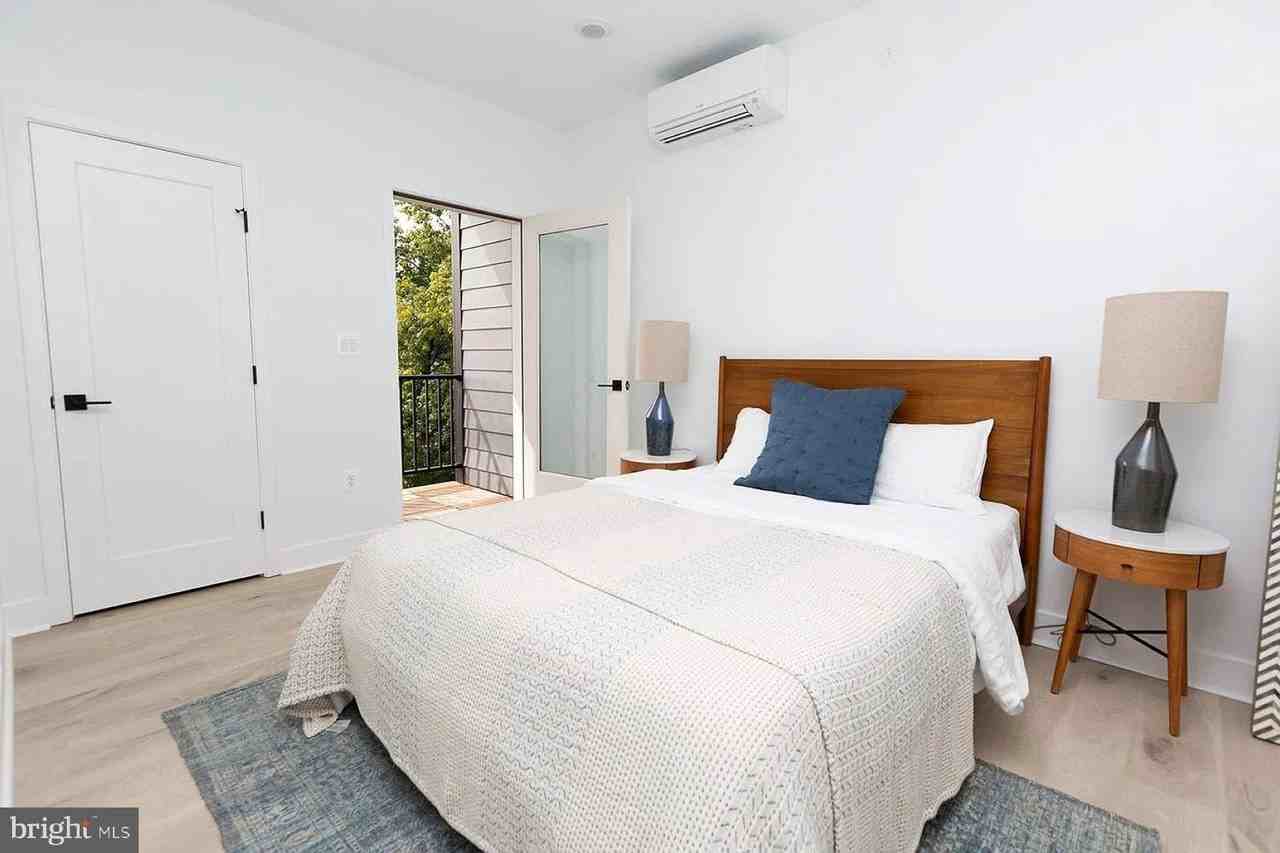 1617 Eastern Ave #404 - Photo 6 of 14