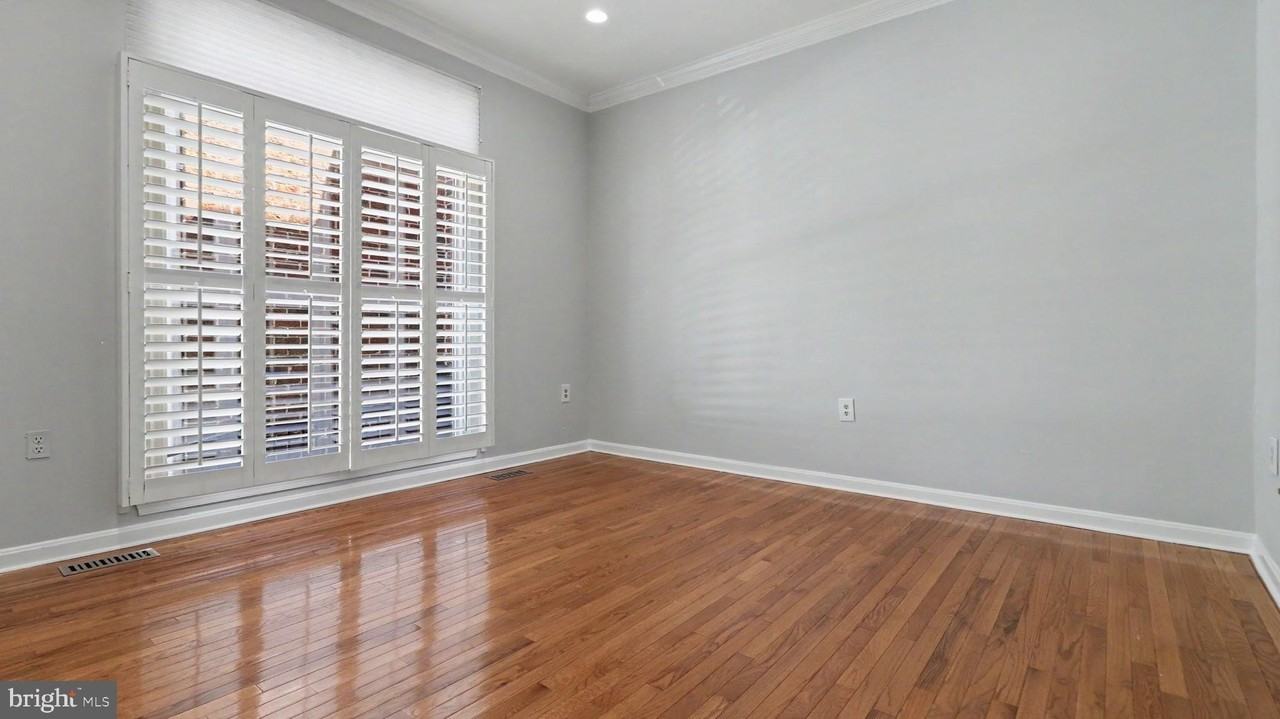 1106 Arcola Ave - Photo 6 of 50