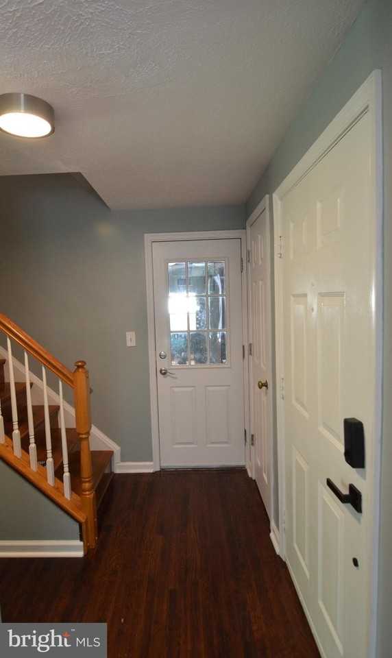 17312 Amity Dr - Photo 2 of 32