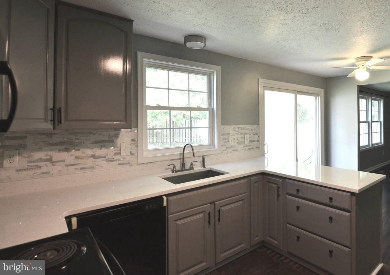 17312 Amity Dr - Photo 5 of 32