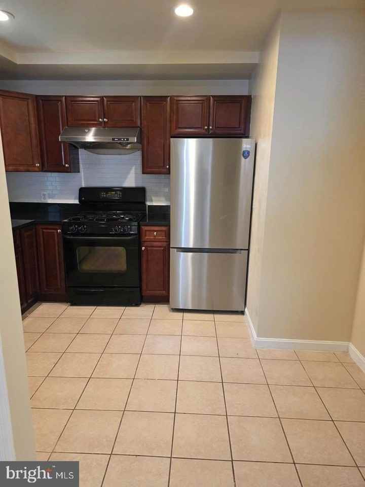 8314 Roanoke Ave - Photo 4 of 9