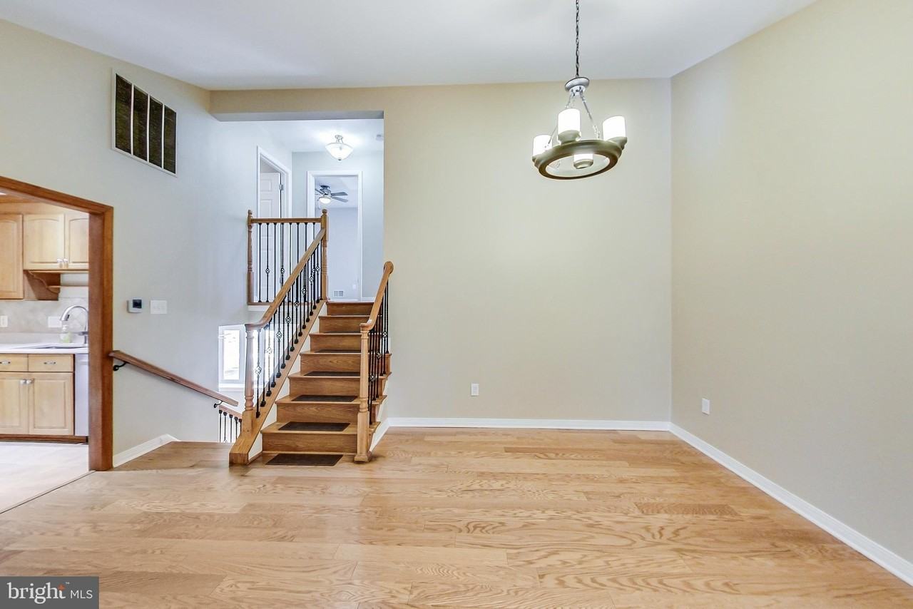 11407 Woodson Ave - Photo 6 of 15