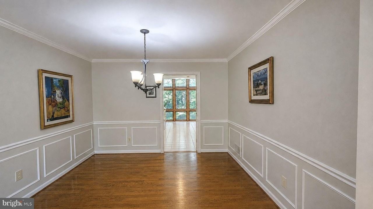 10774 Brewer House Rd - Photo 3 of 18