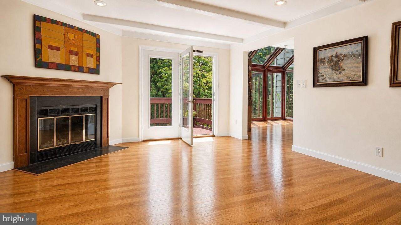 10774 Brewer House Rd - Photo 4 of 18