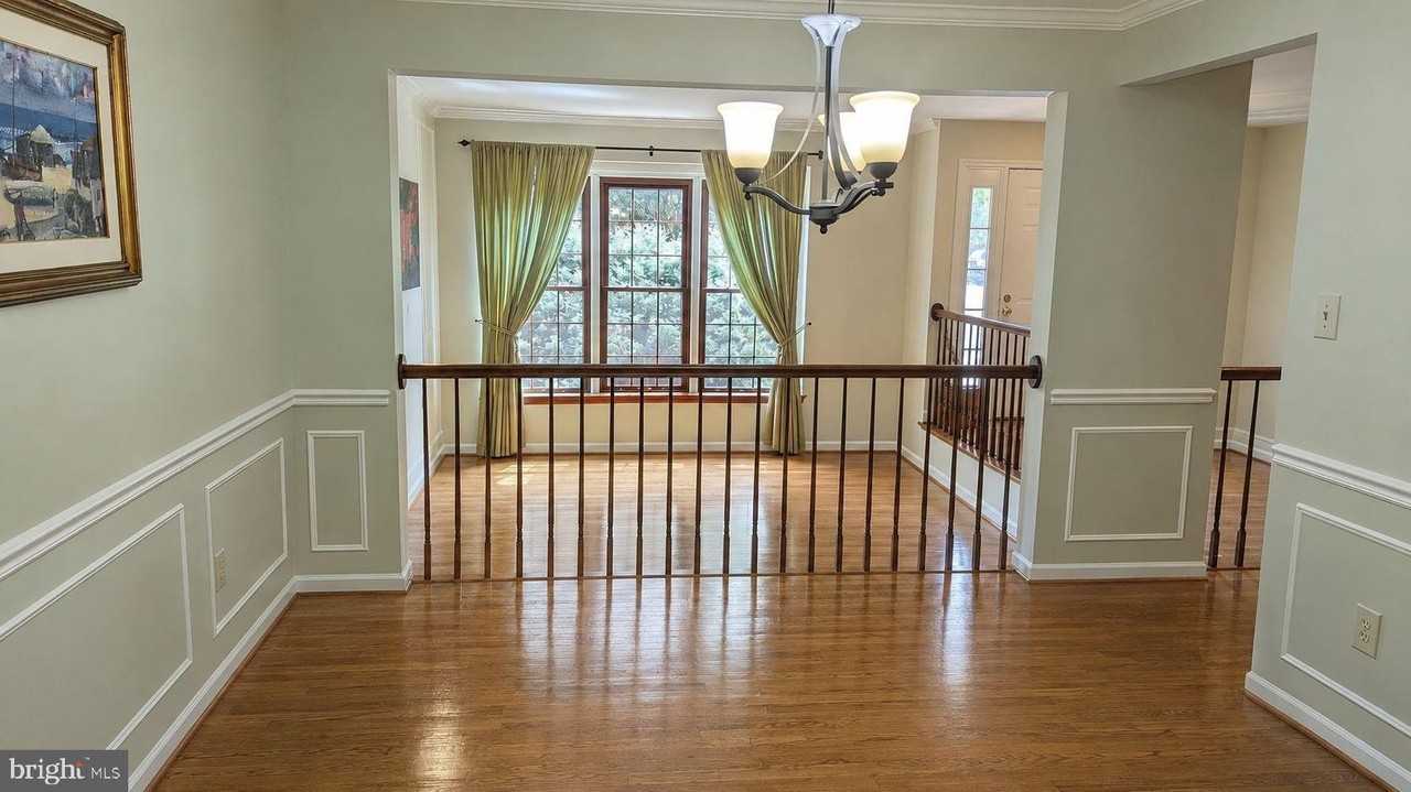 10774 Brewer House Rd - Photo 7 of 18