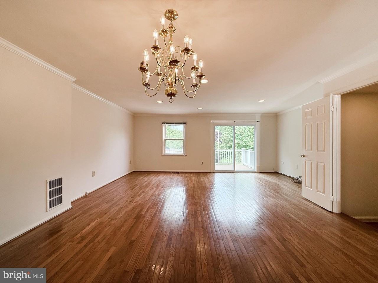 10240 Arizona Cir #33 - Photo 2 of 24