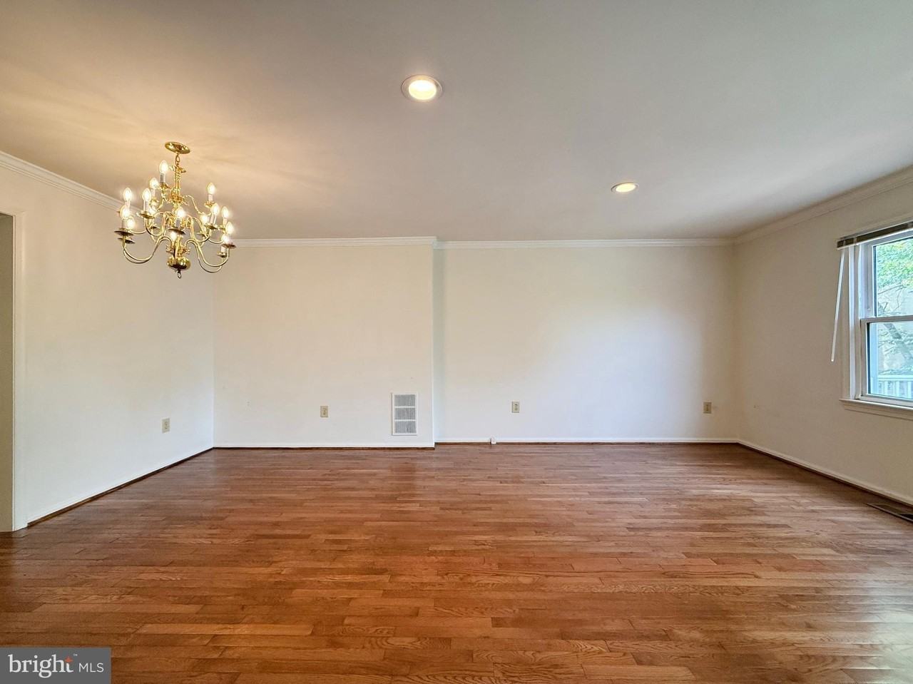 10240 Arizona Cir #33 - Photo 3 of 24