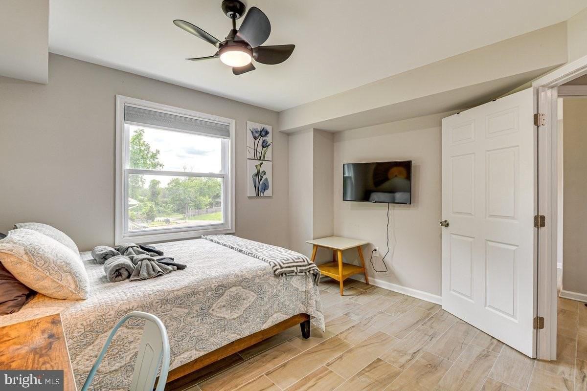 6604 Oak St #C - Photo 7 of 13