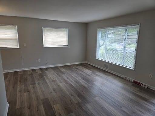 2602 Lakehurst Ave - Photo 3 of 12